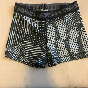 Under armour heat gear shortie shorts